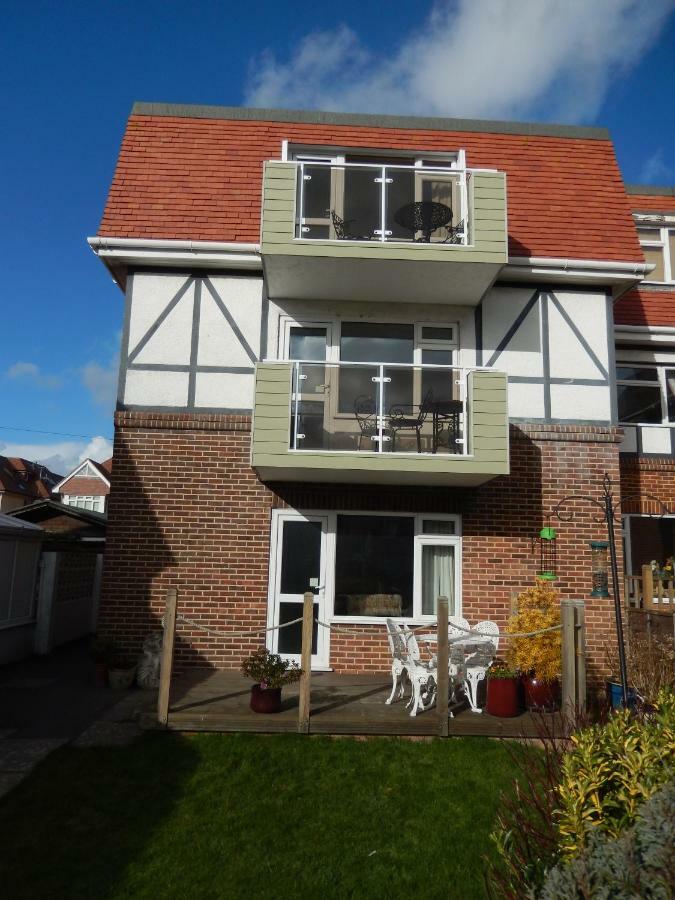 Апартаменты Gables Court *
